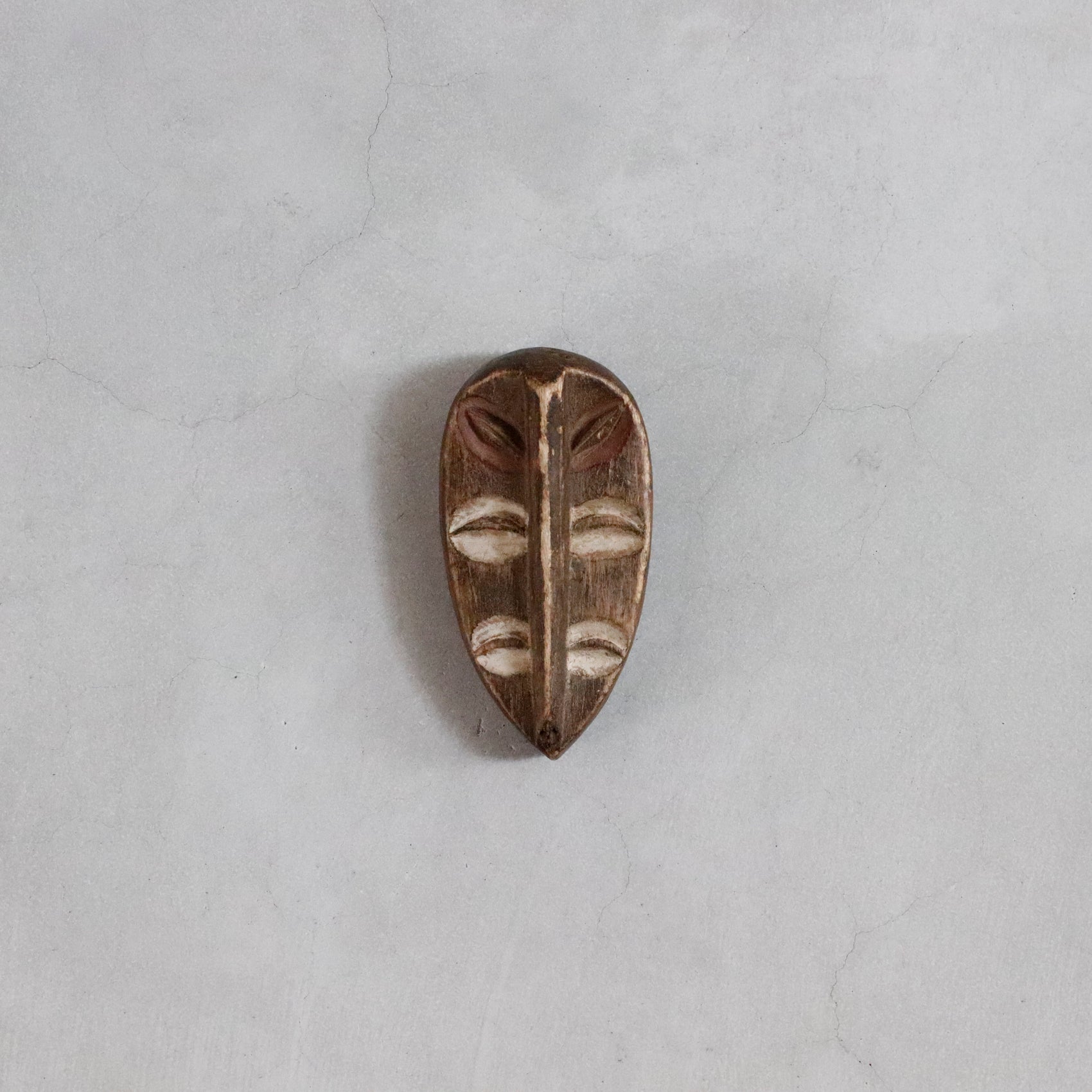 Vinatge | Gabon Passport Mask