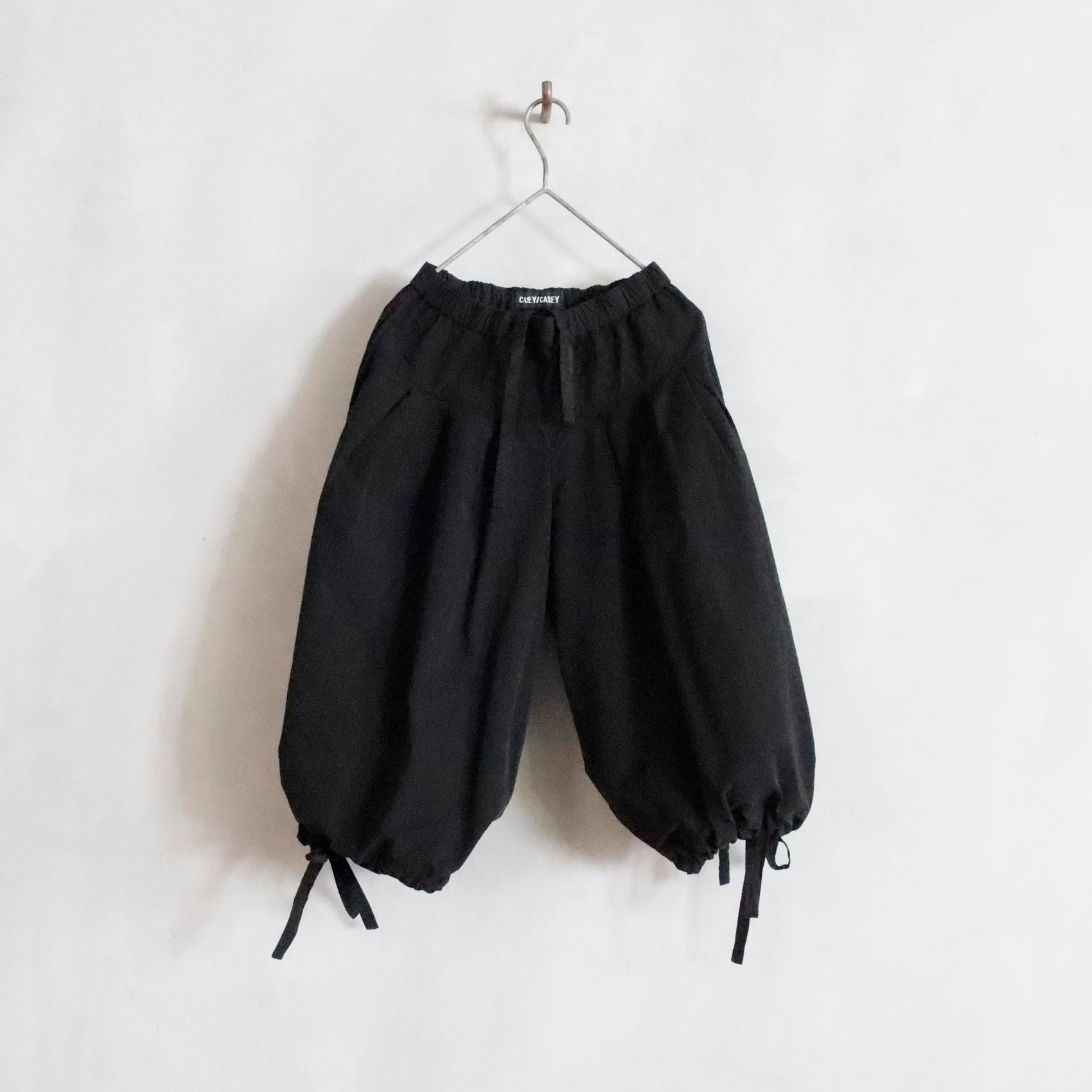 CASEY/CASEY | PLI SHORT PANTS
