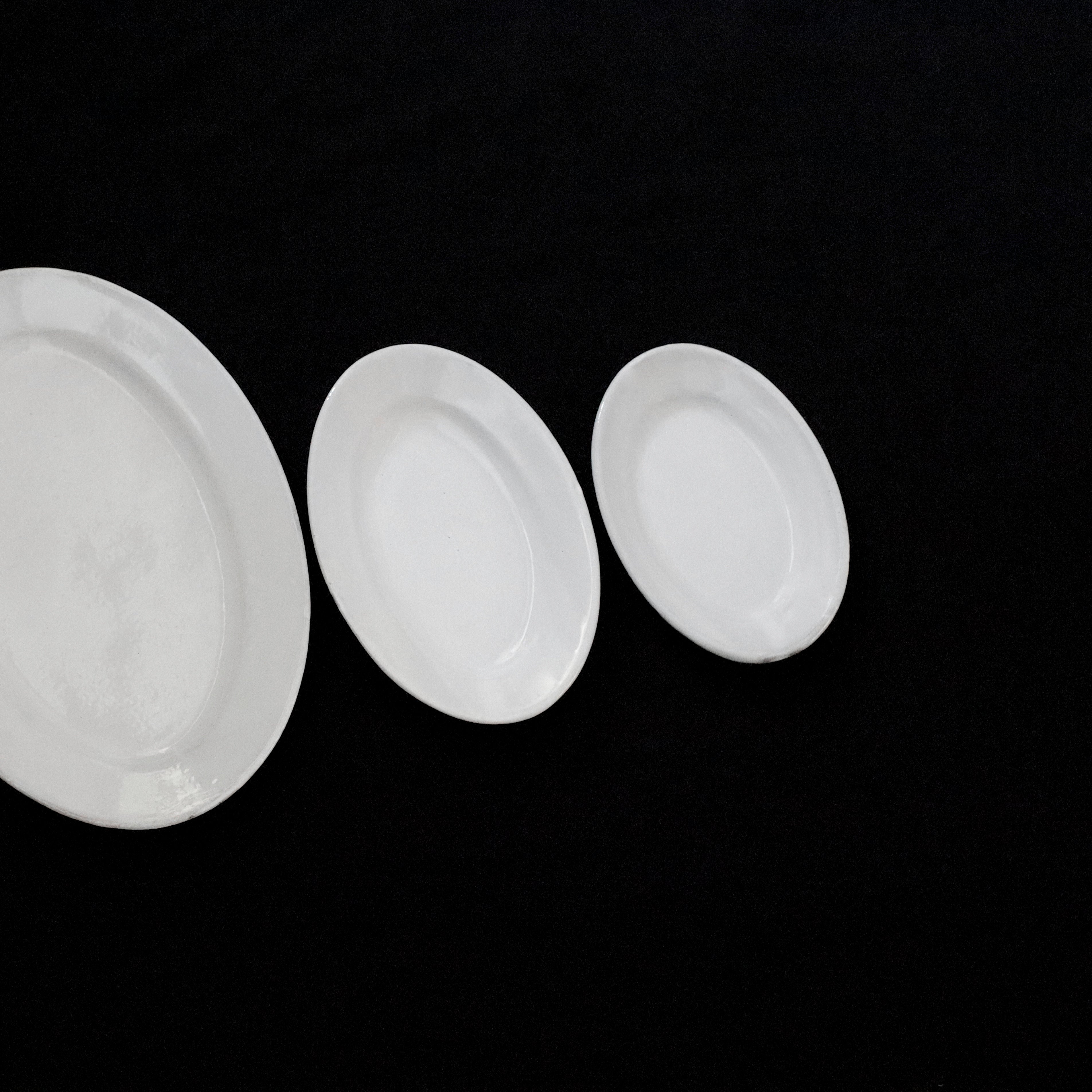 アスティエ•ド•ヴィラット　オーバルプレート Sobre” Small Oval Plate – VISIONS
