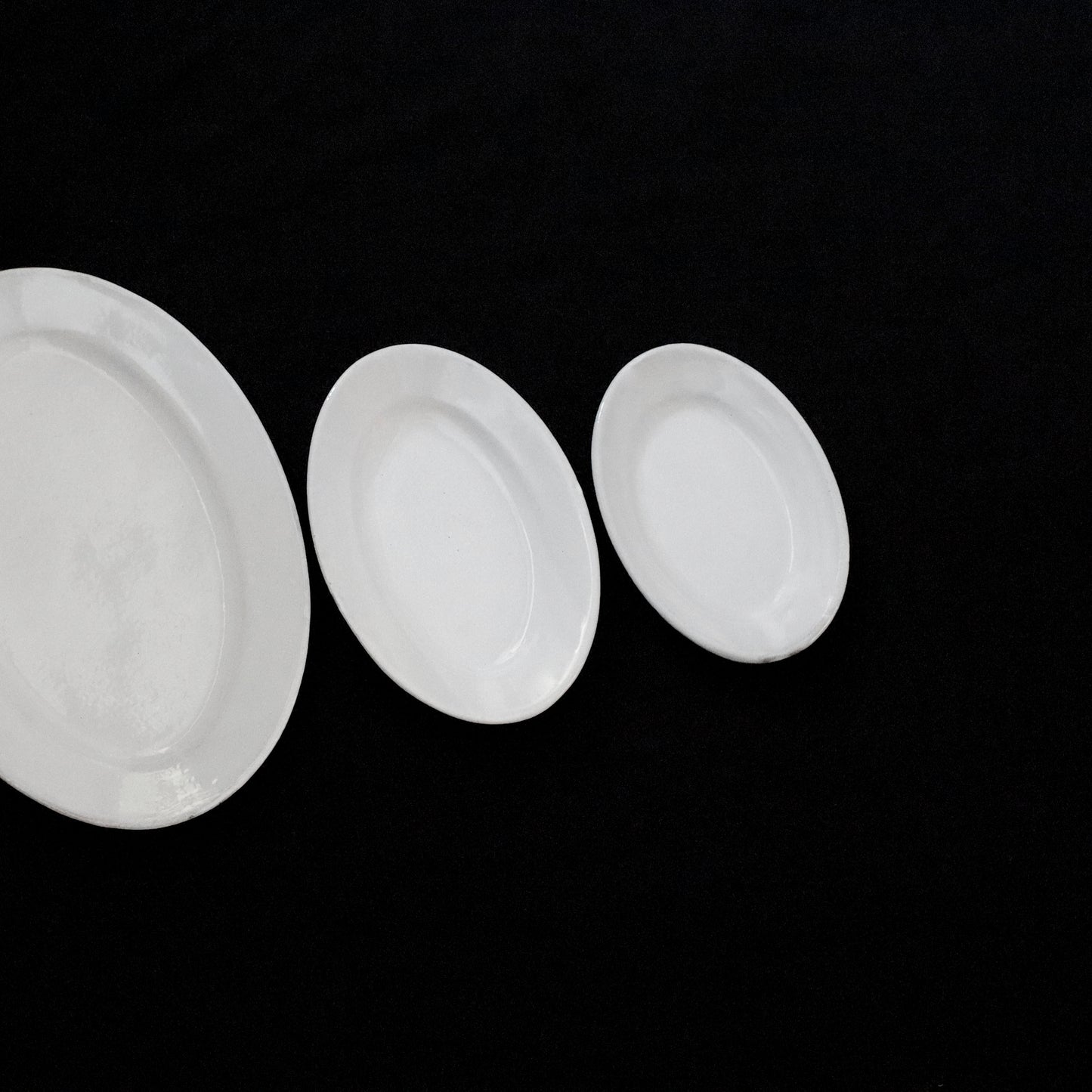 “Sobre” Small Oval Plate