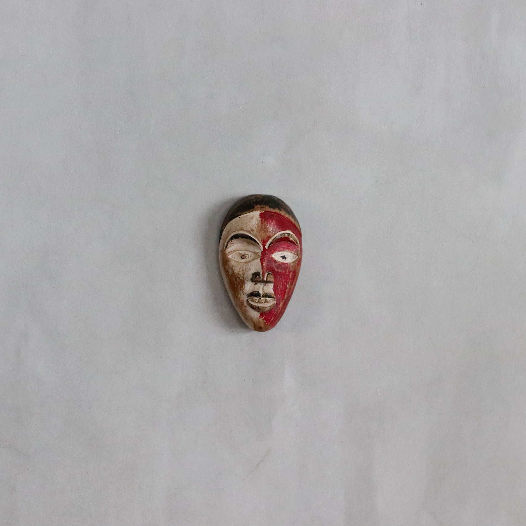 Vinatge | Nigeria Passport Mask