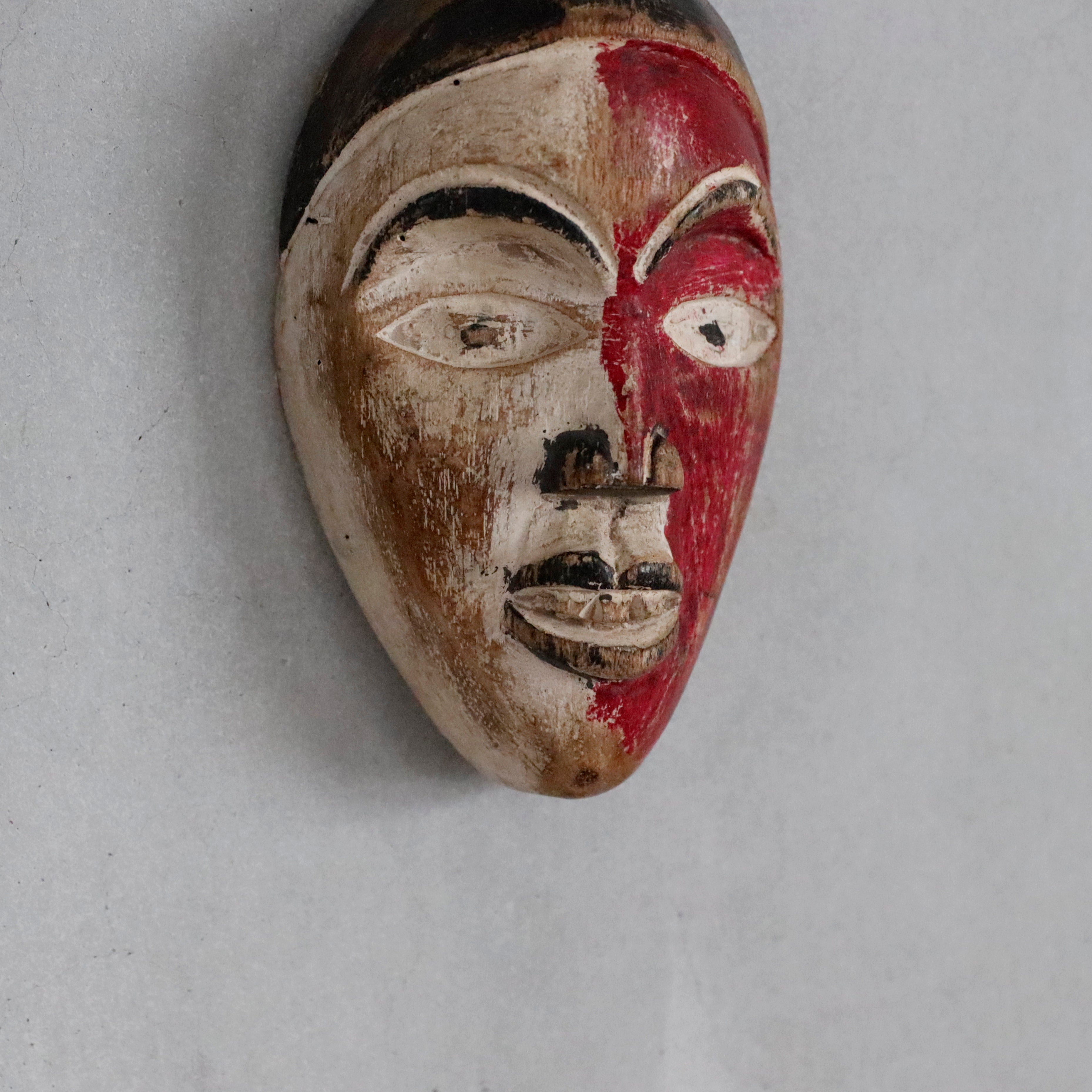 Vinatge | Nigeria Passport Mask – VISIONS