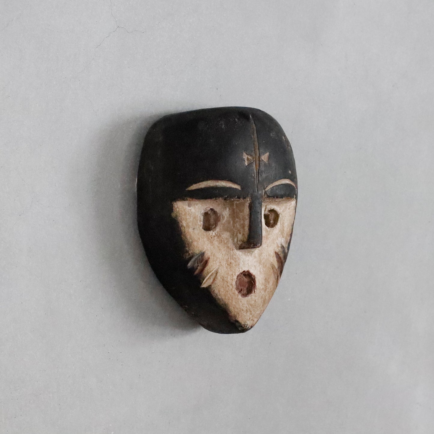 Vinatge | Nigeria “Yoruba” Passport Mask
