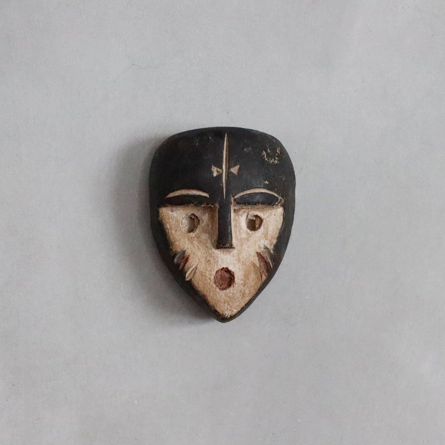 Vinatge | Nigeria “Yoruba” Passport Mask