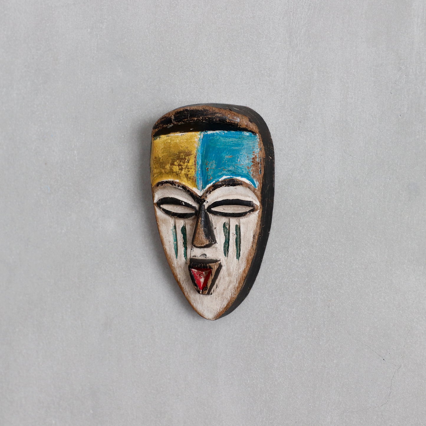 Vinatge | Congo Passport Mask