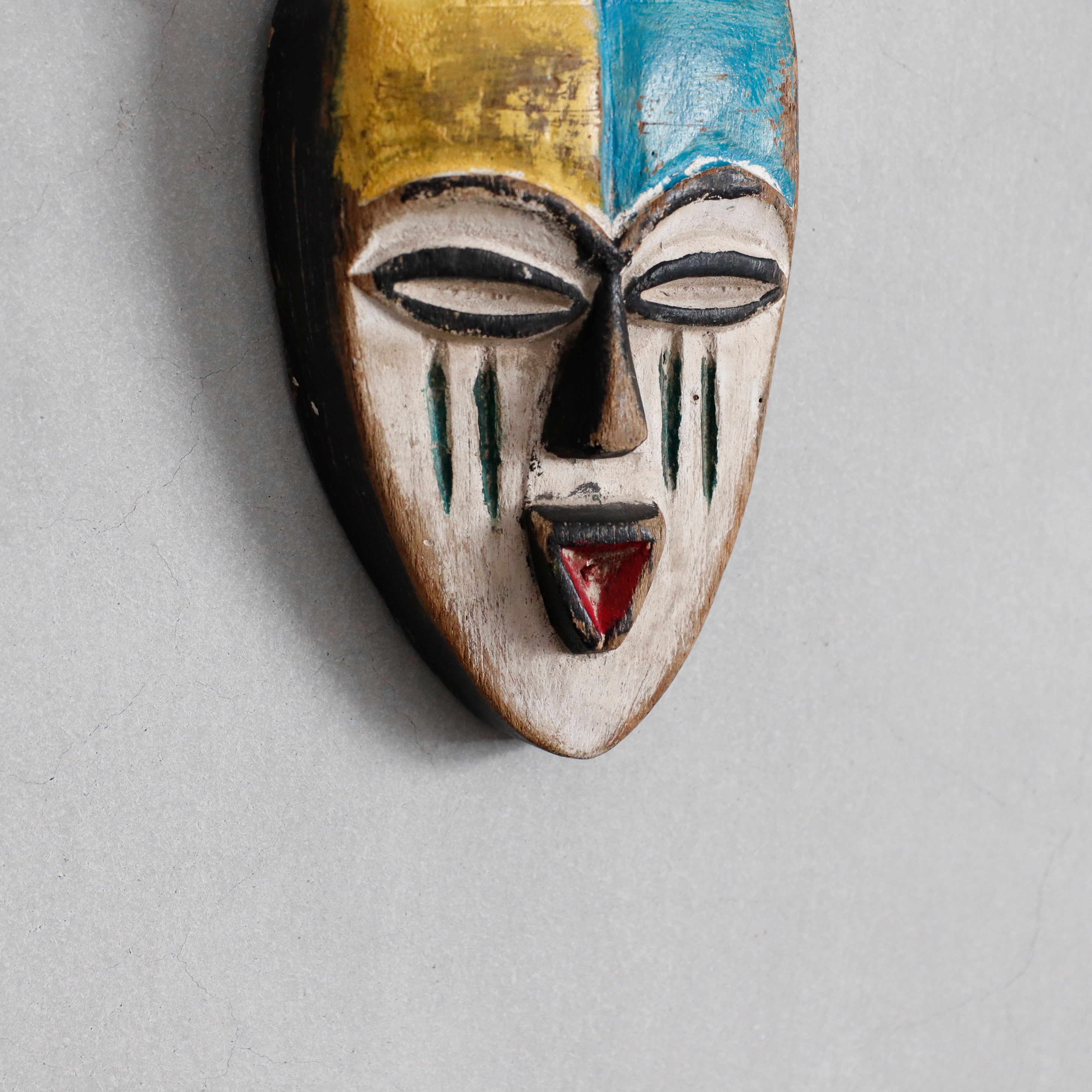 Vinatge | Congo Passport Mask – VISIONS