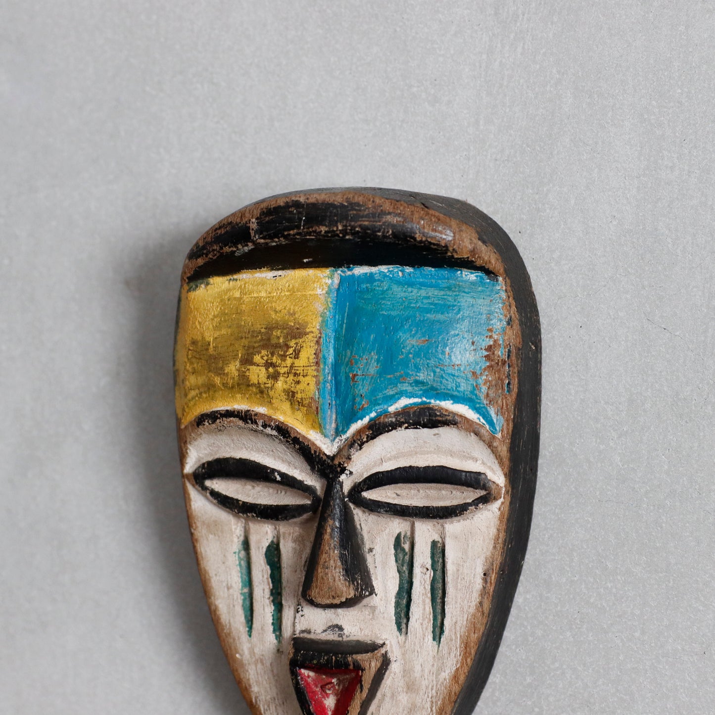Vinatge | Congo Passport Mask