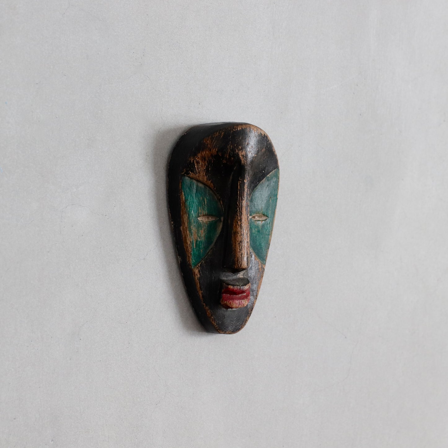 Vinatge | Congo Passport Mask