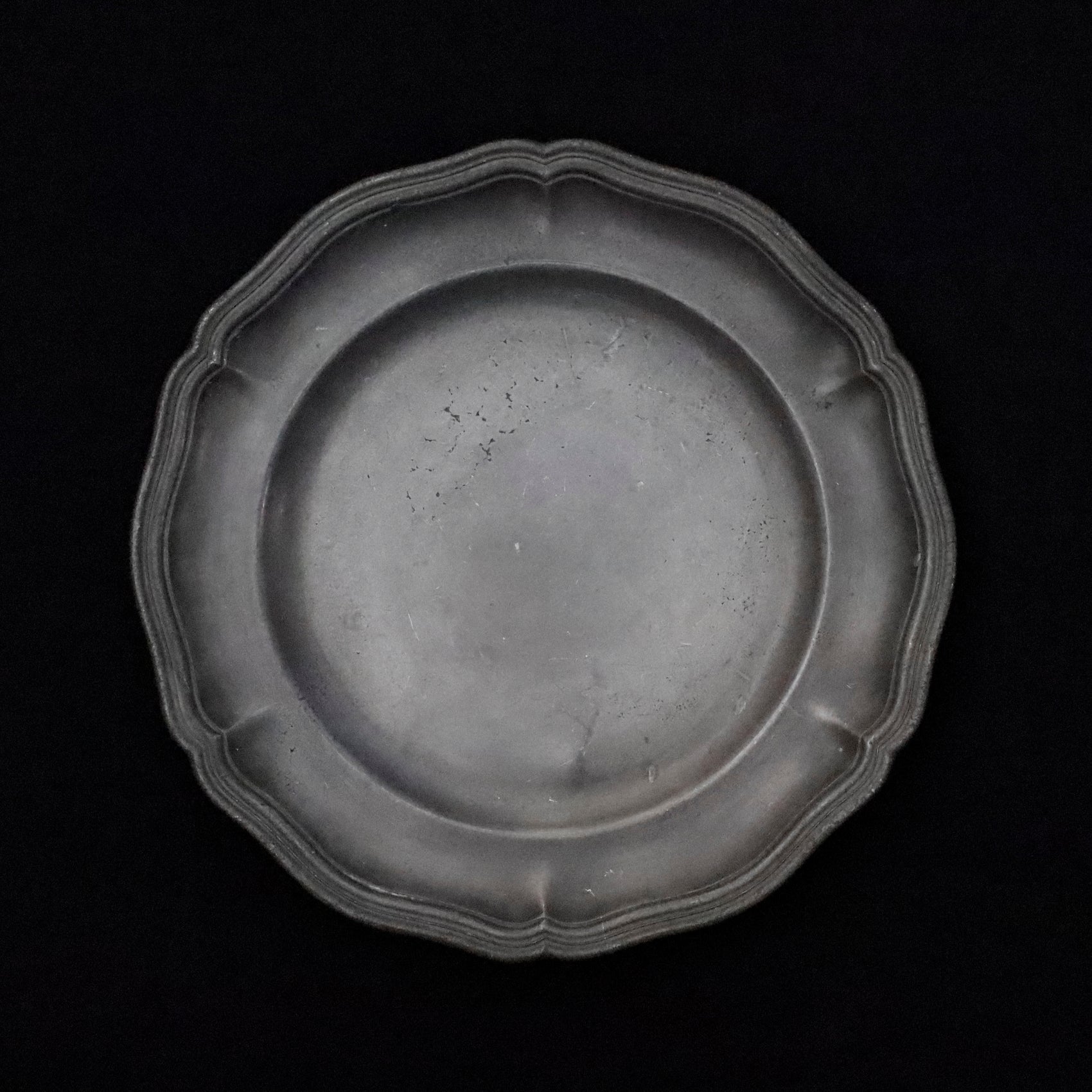 PEWTER PLATE FLOWER LIM