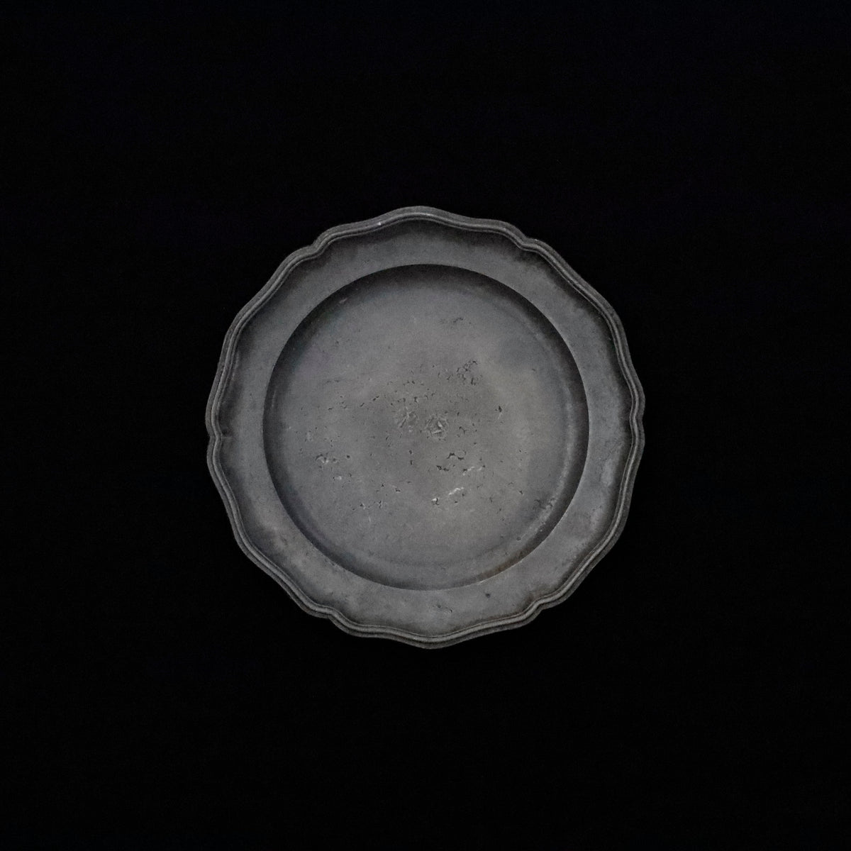 PEWTER PLATE FLOWER LIM