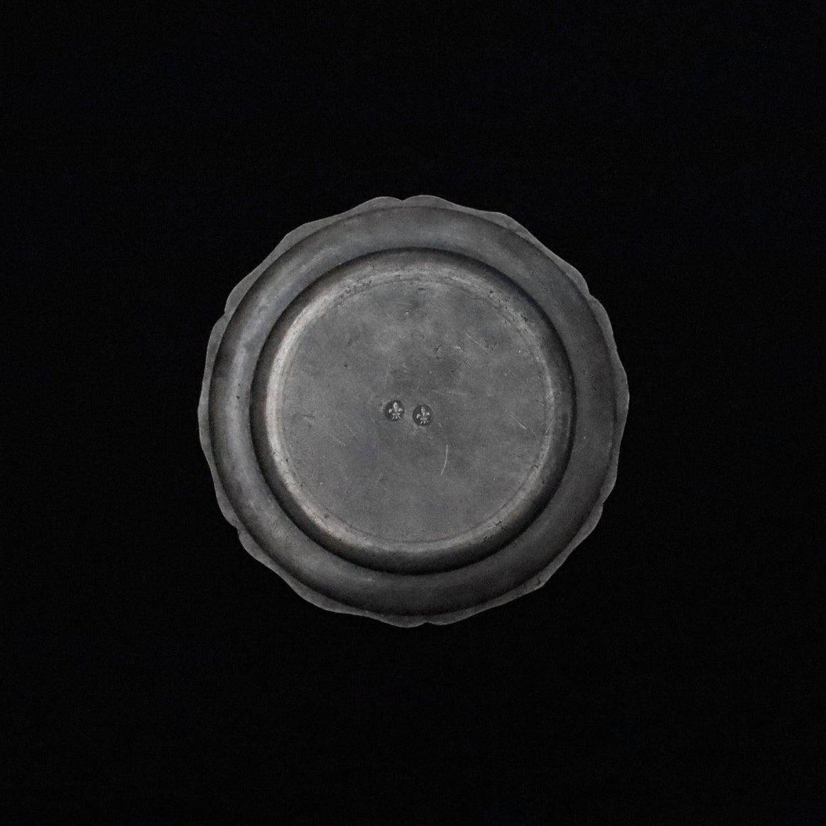 PEWTER PLATE FLOWER LIM