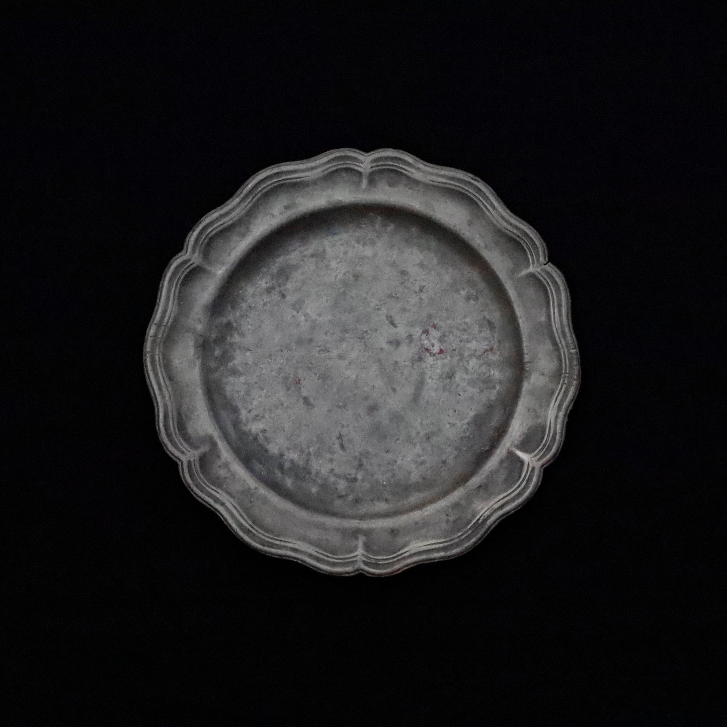 PEWTER PLATE FLOWER LIM