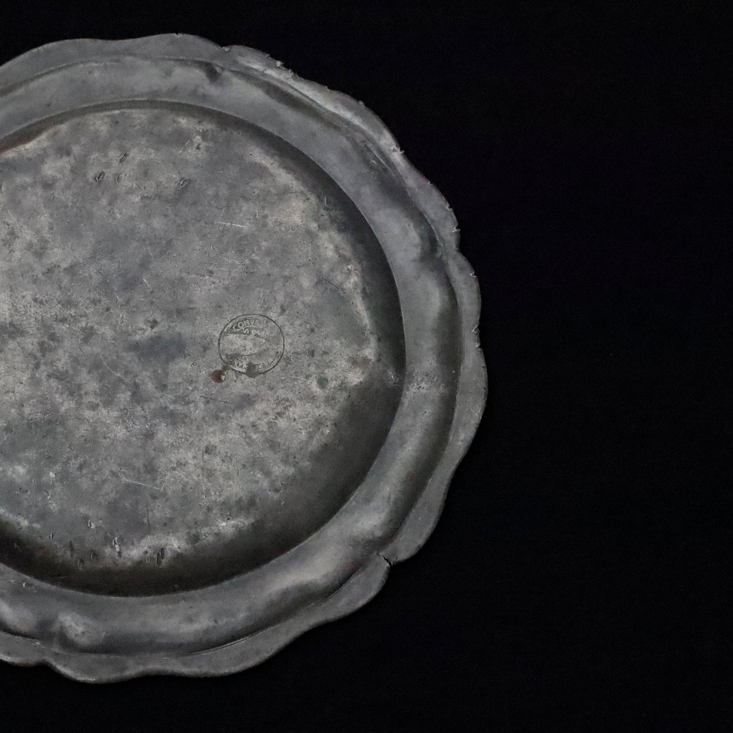 PEWTER PLATE FLOWER LIM