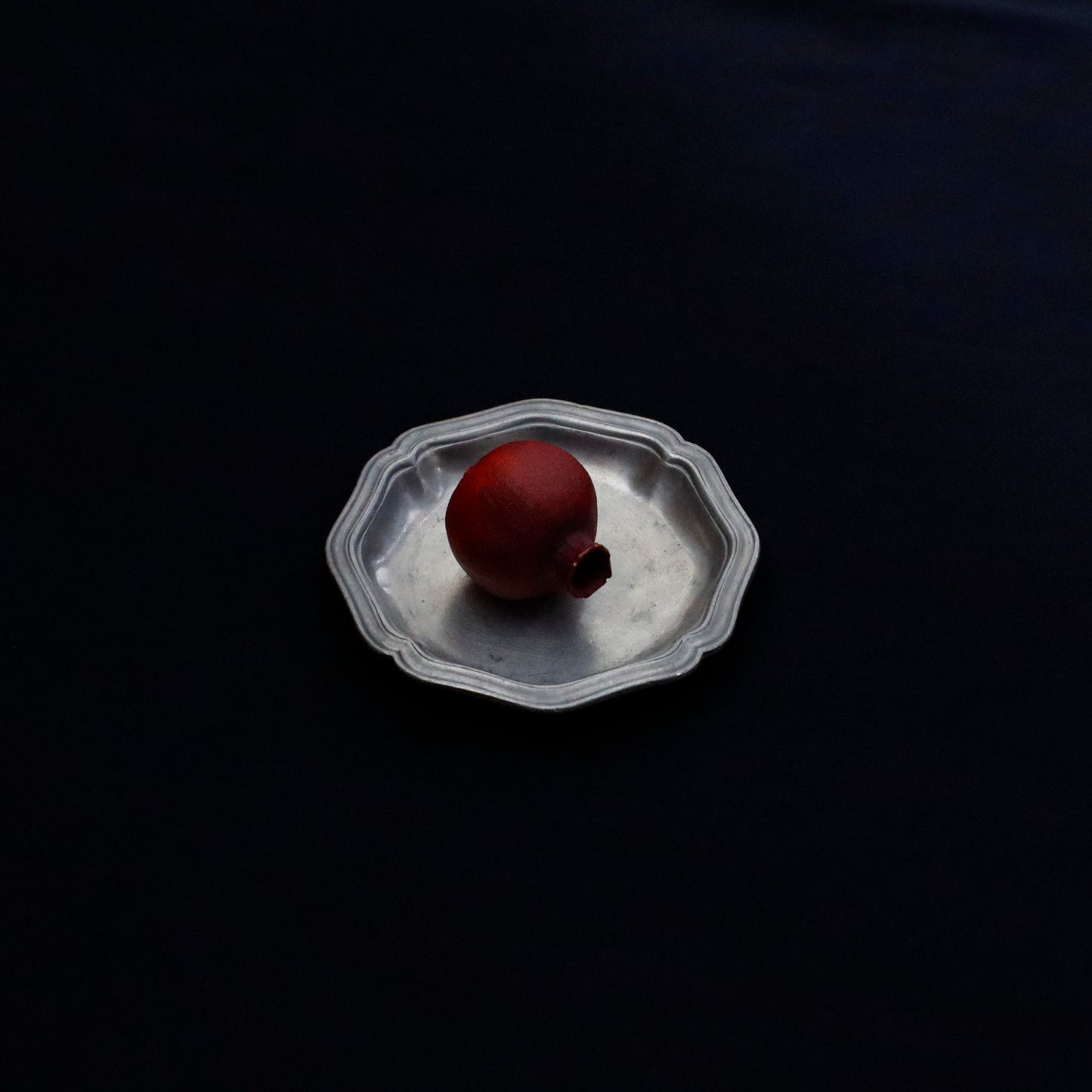 PEWTER DISH FLOWER LIM