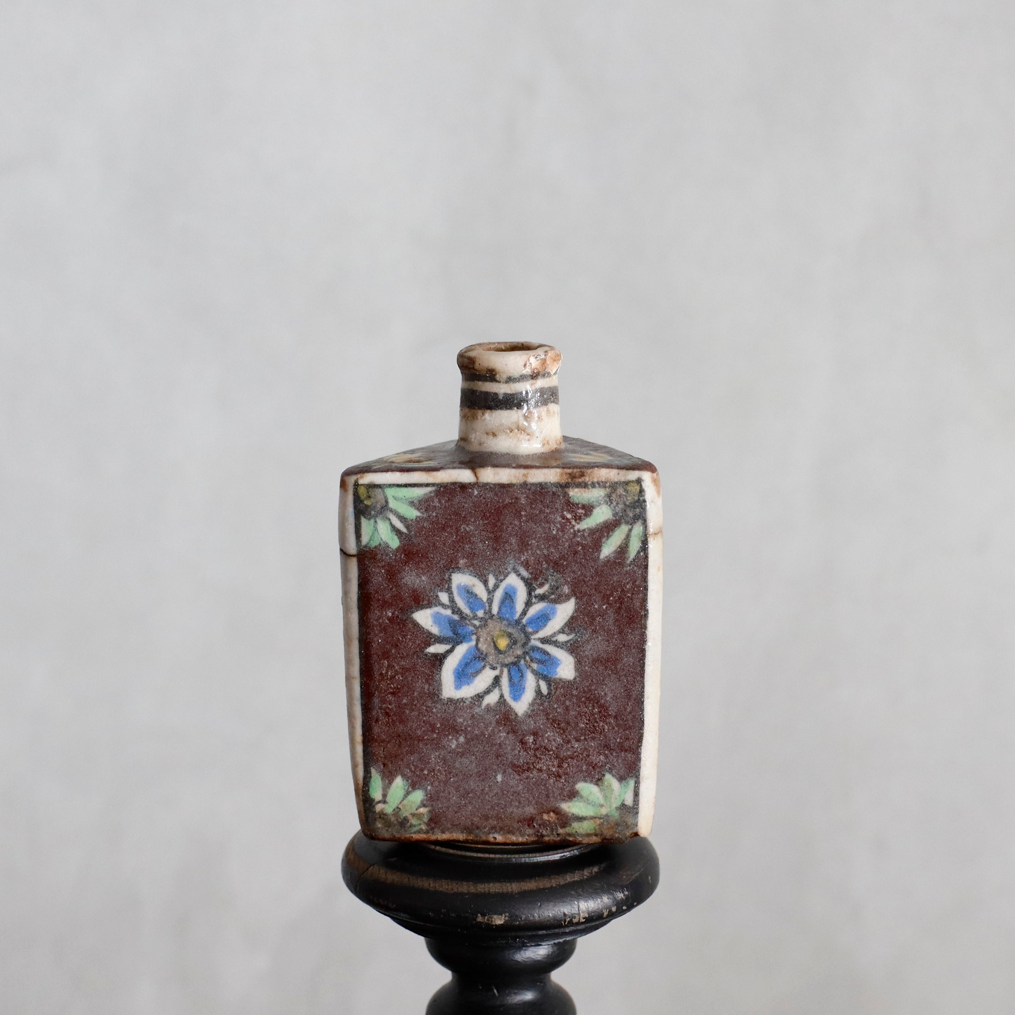 Antiques ー Houseware – VISIONS