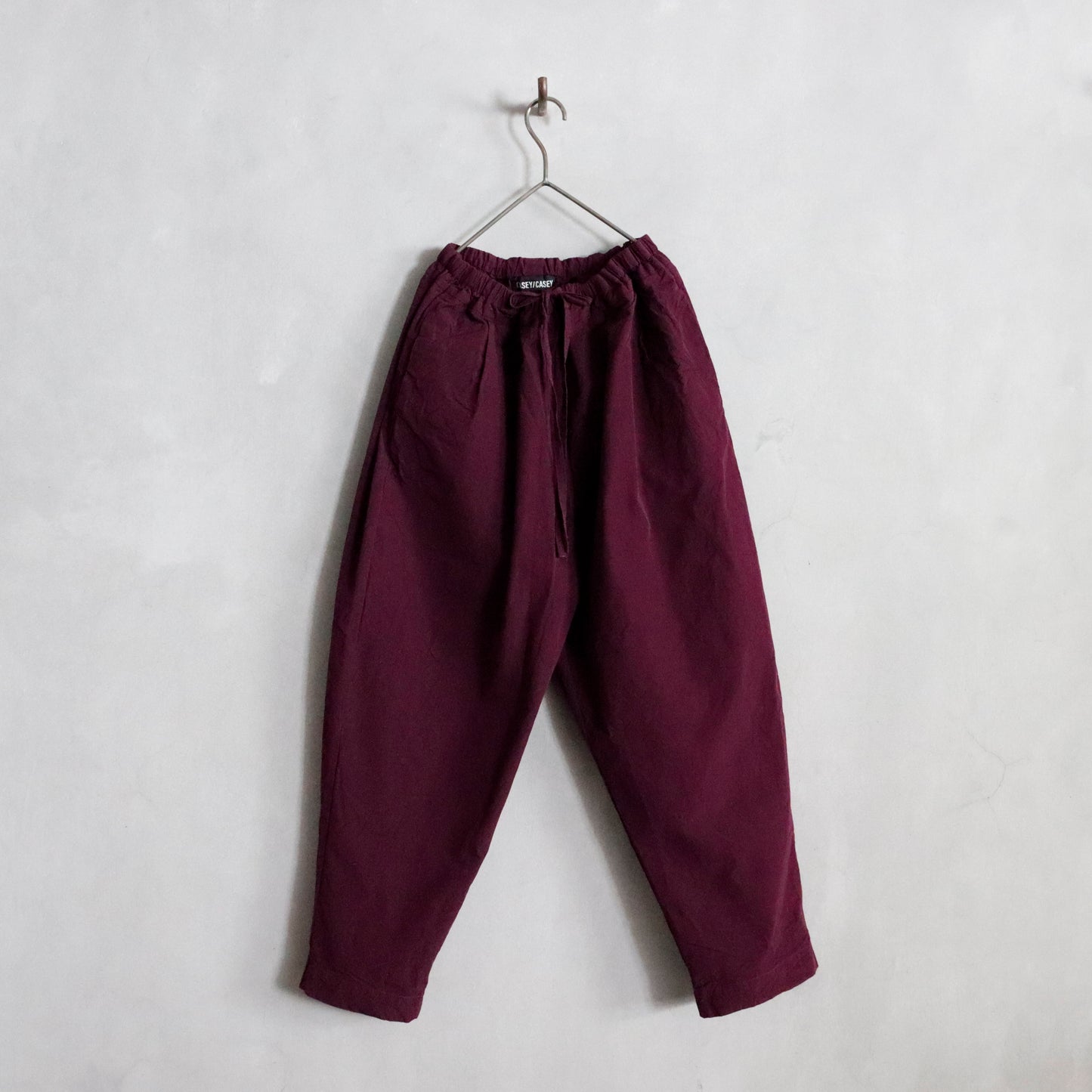 CASEY/CASEY | TIPPY PANT ー BLACKBERRY
