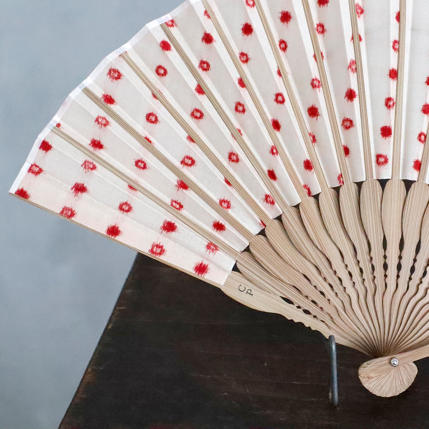 CP SENSU / FOLDING FAN - RED DOTS