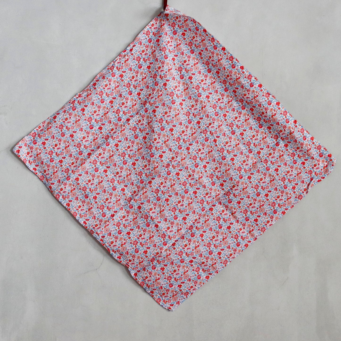 handkerchief medio lavato - red flower