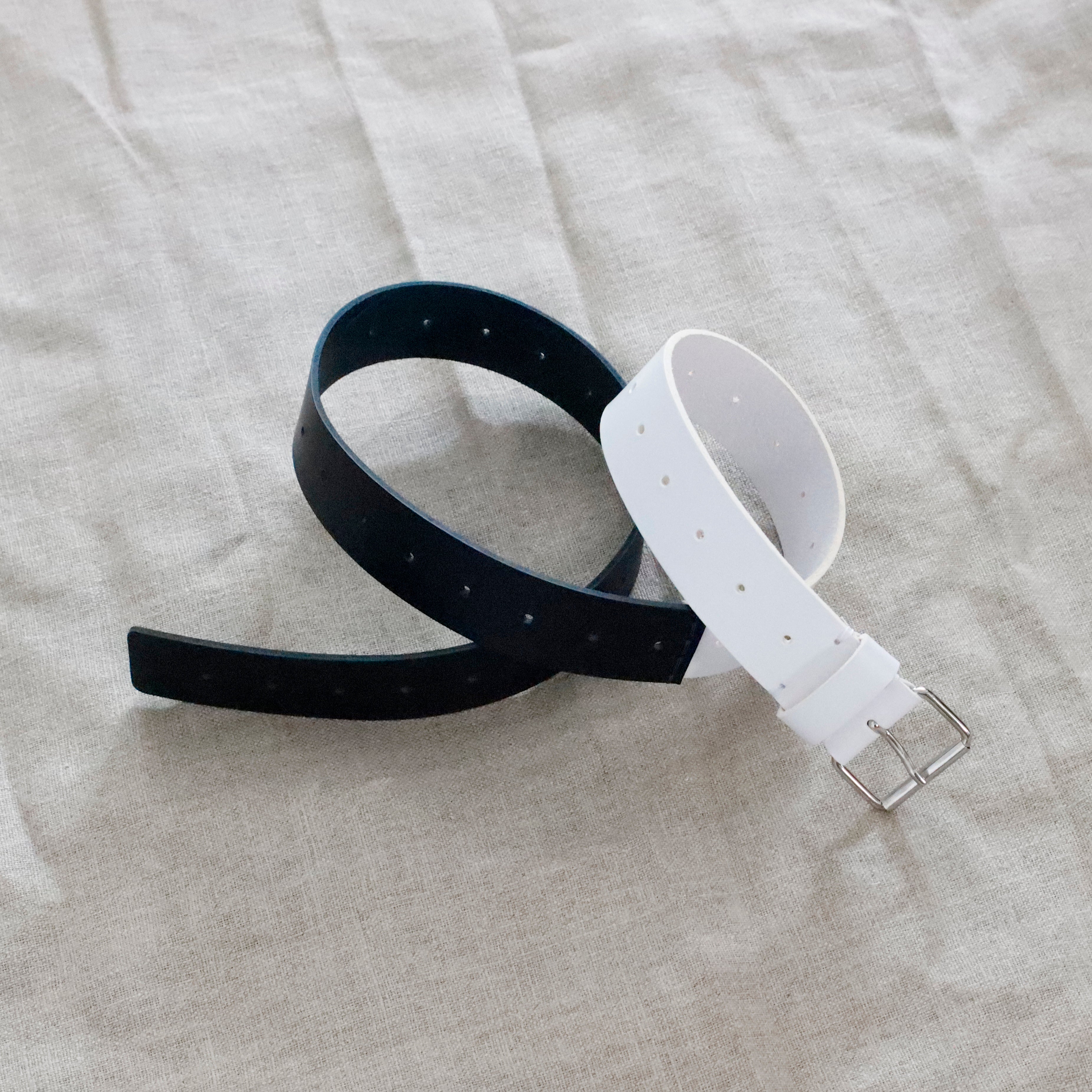 ダニエラグレジス　紐ベルト daniela gregis | leather belt dimirtillo sfoderata – VISIONS