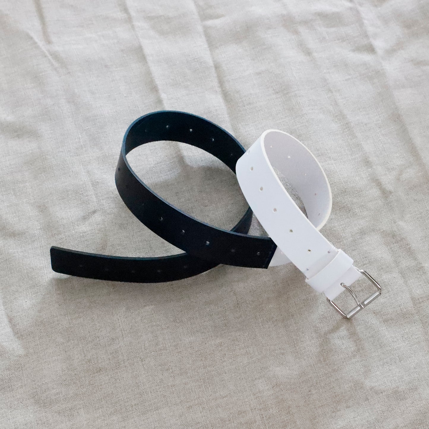 daniela gregis | leather belt dimirtillo sfoderata