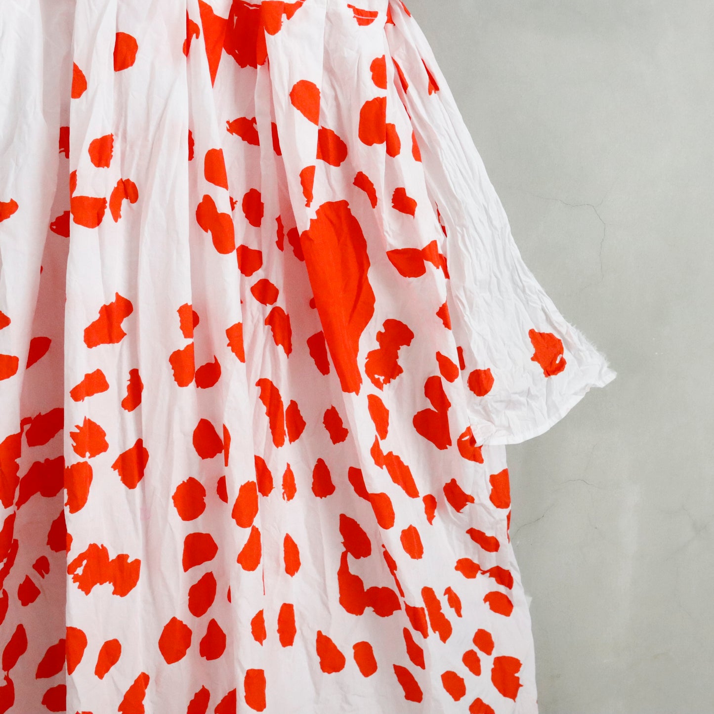 worker dress but washed - orange coral drawing