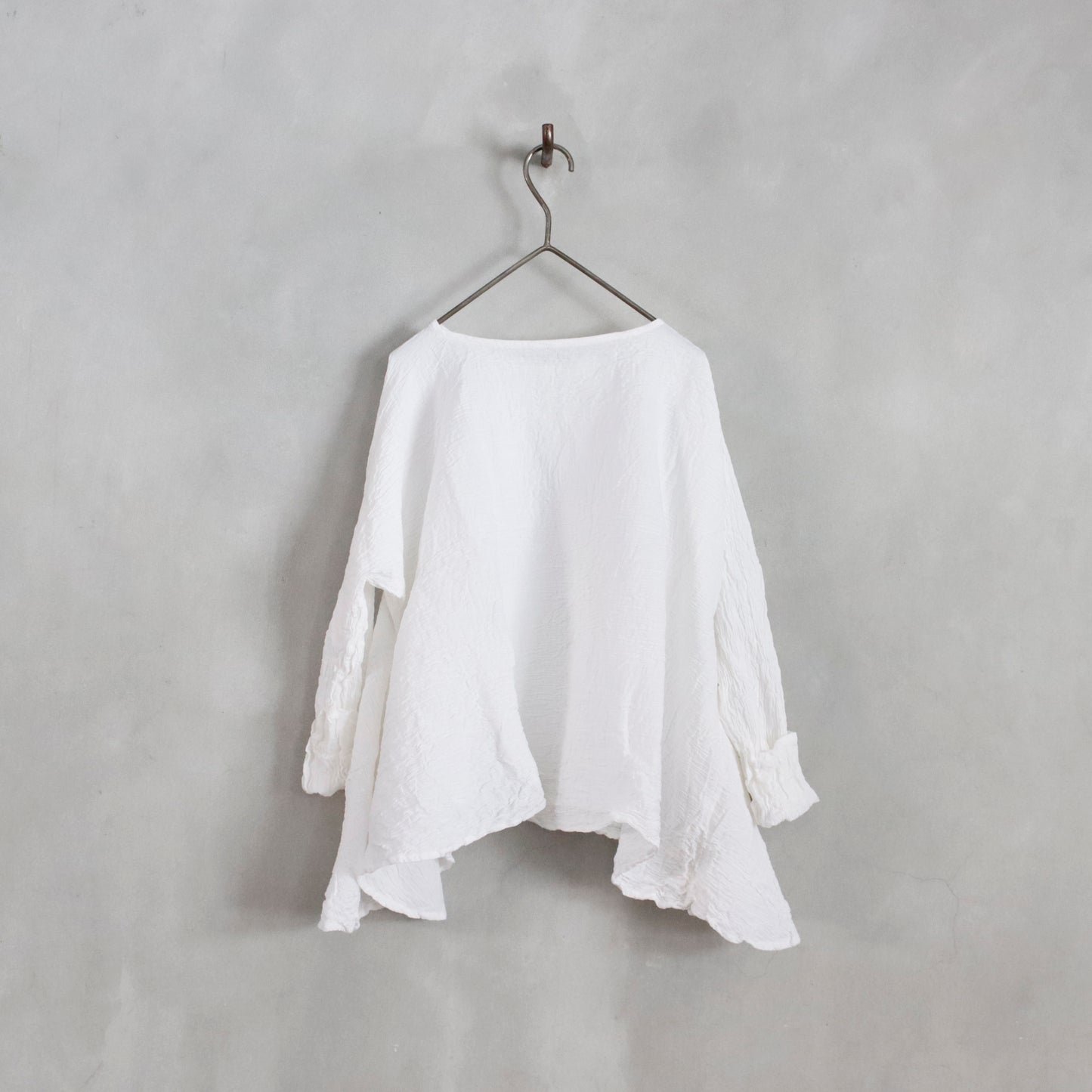 Blouse not yet washed - optical white