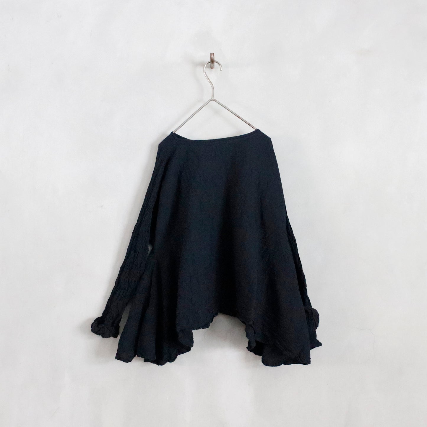 blouse not washed - black
