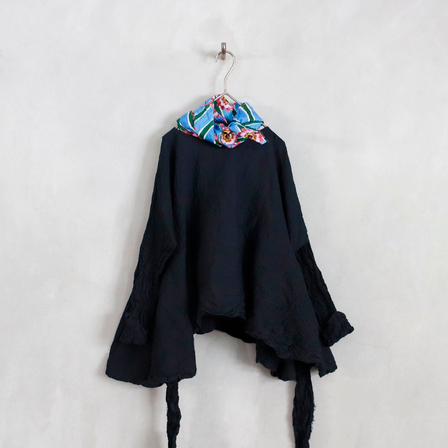 blouse not washed - black