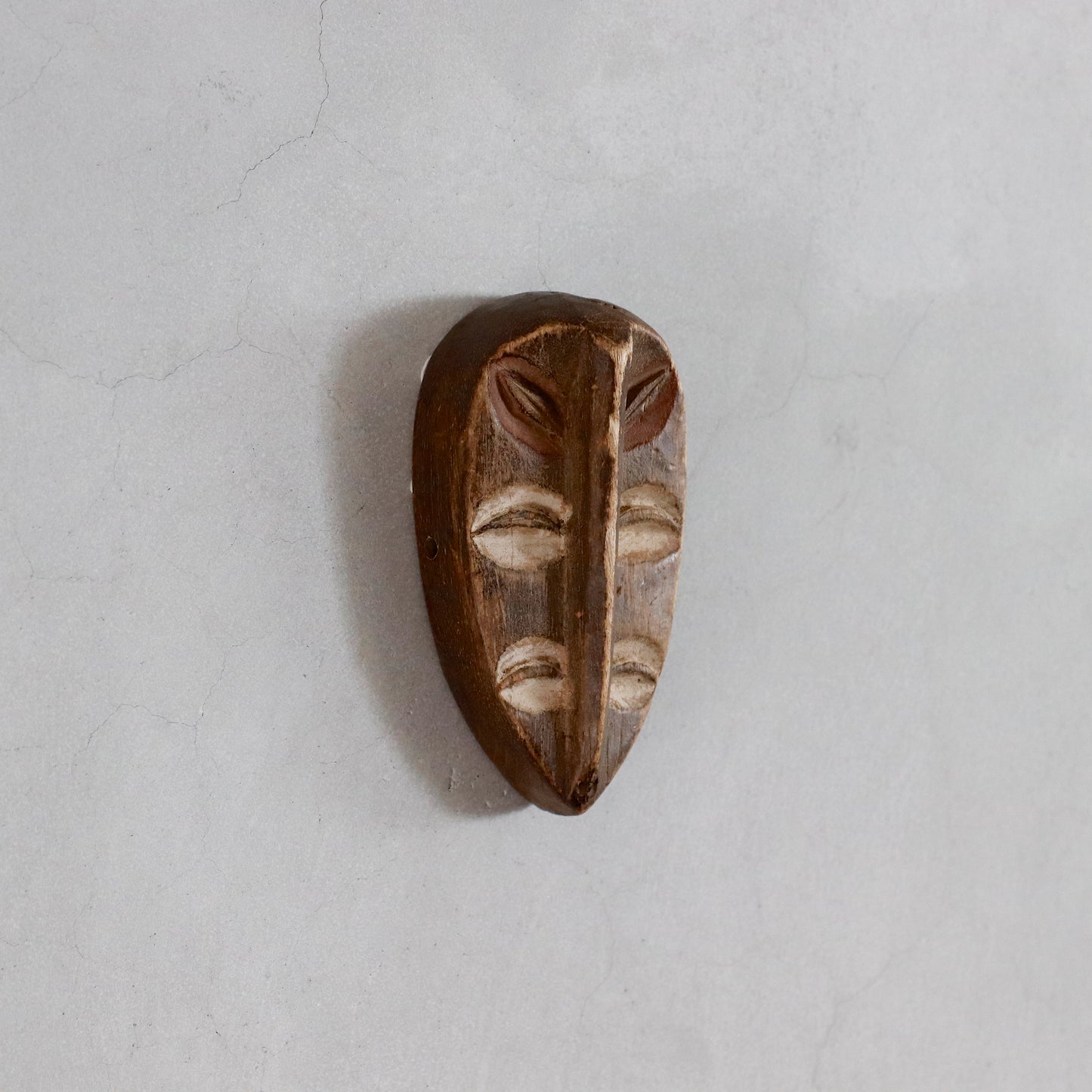 Vinatge | Gabon Passport Mask