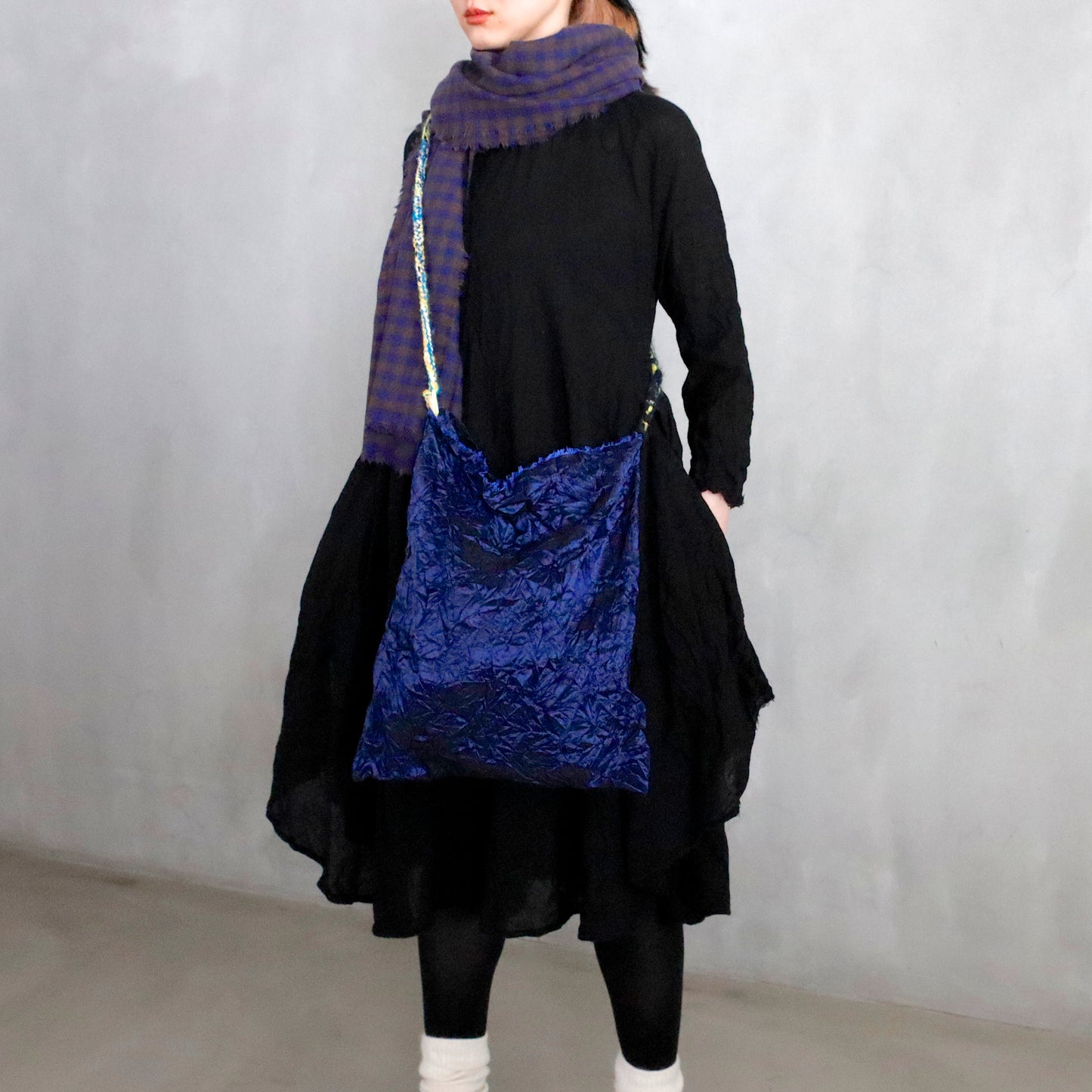 daniela gregis | silk taffeta bag pepperoncino media lavata - china blue