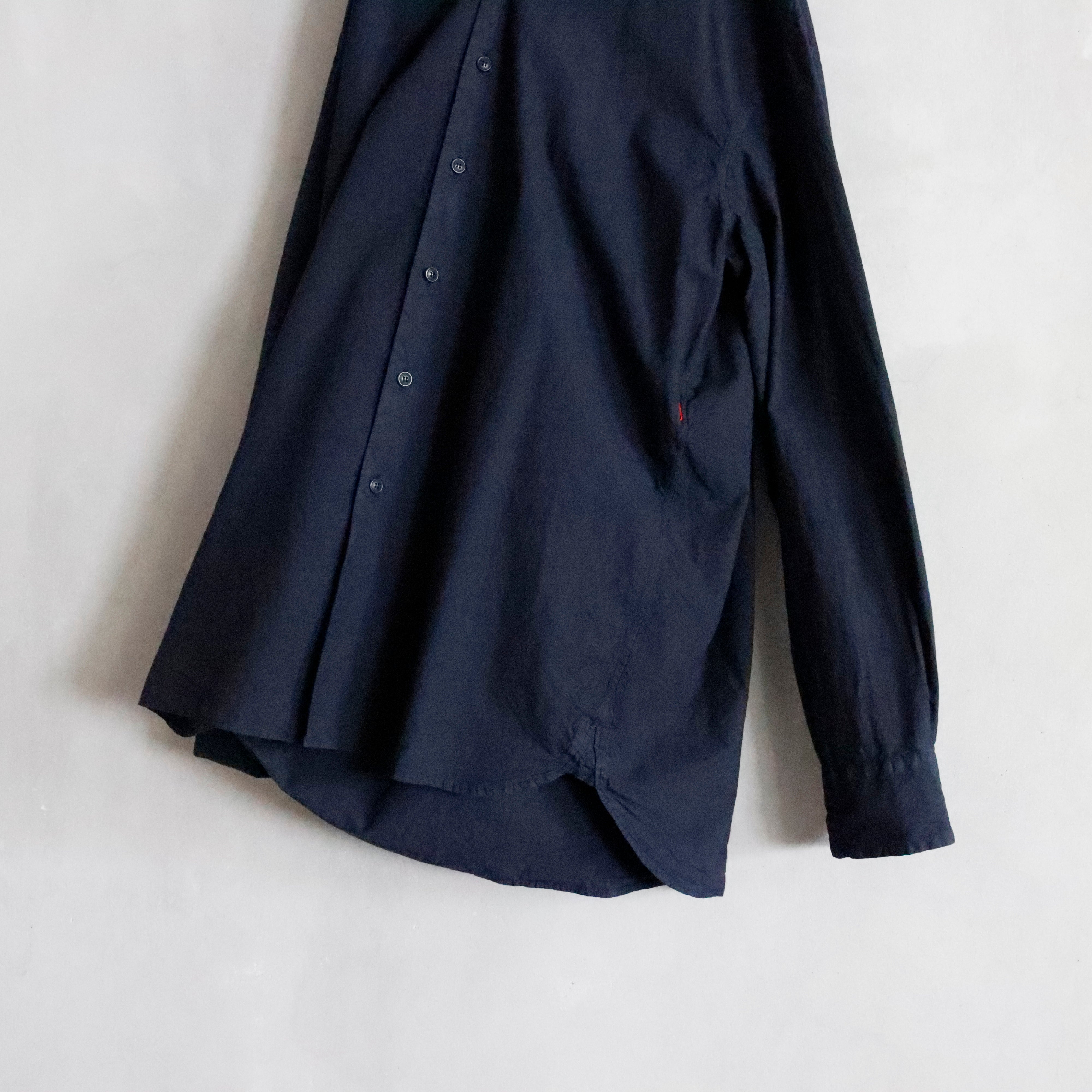 CASEY CASEY コットンシャツ 新品タグ付き　ネイビー Casey Casey Paper Cotton Shirt in Navy Blue | Santa Fe Dry Goods