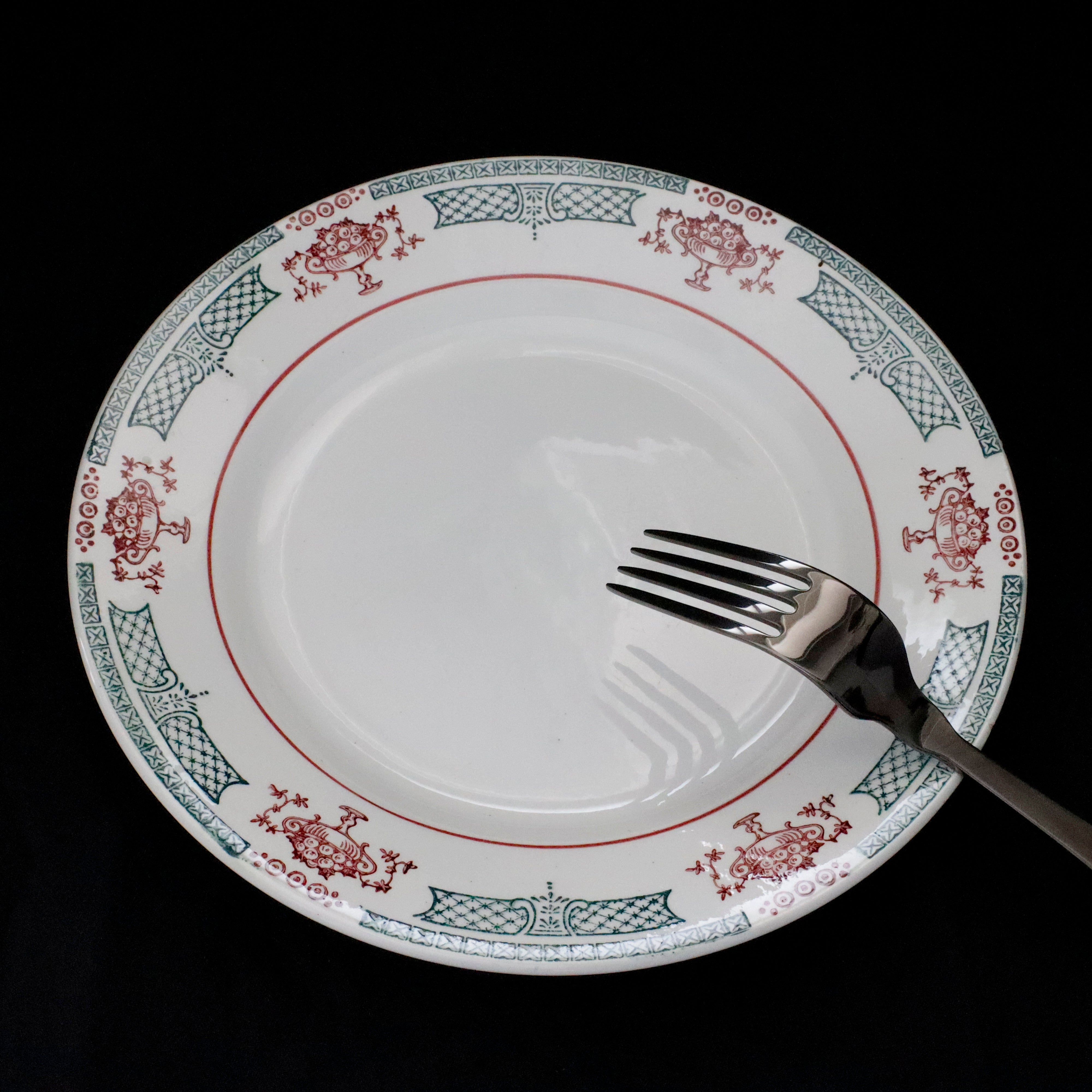 SAINT AMAND | Plate – VISIONS