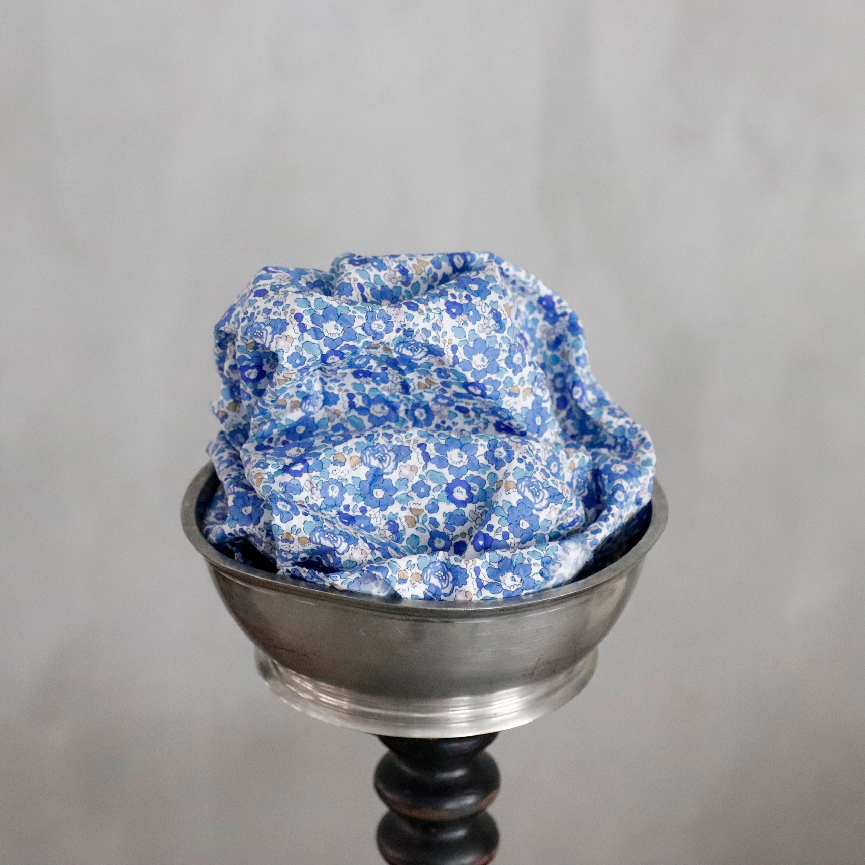 handkerchief medio lavato ― blue flower