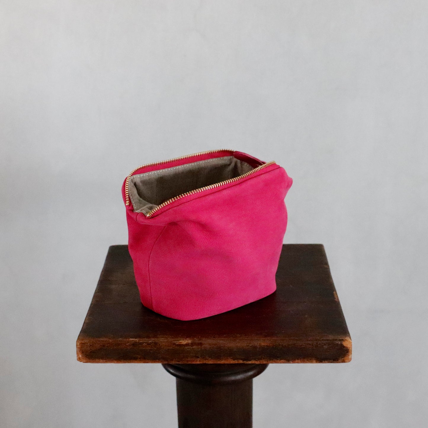STYLE CRAFT | Pink Goat Nubuck Pouch "FP-01"