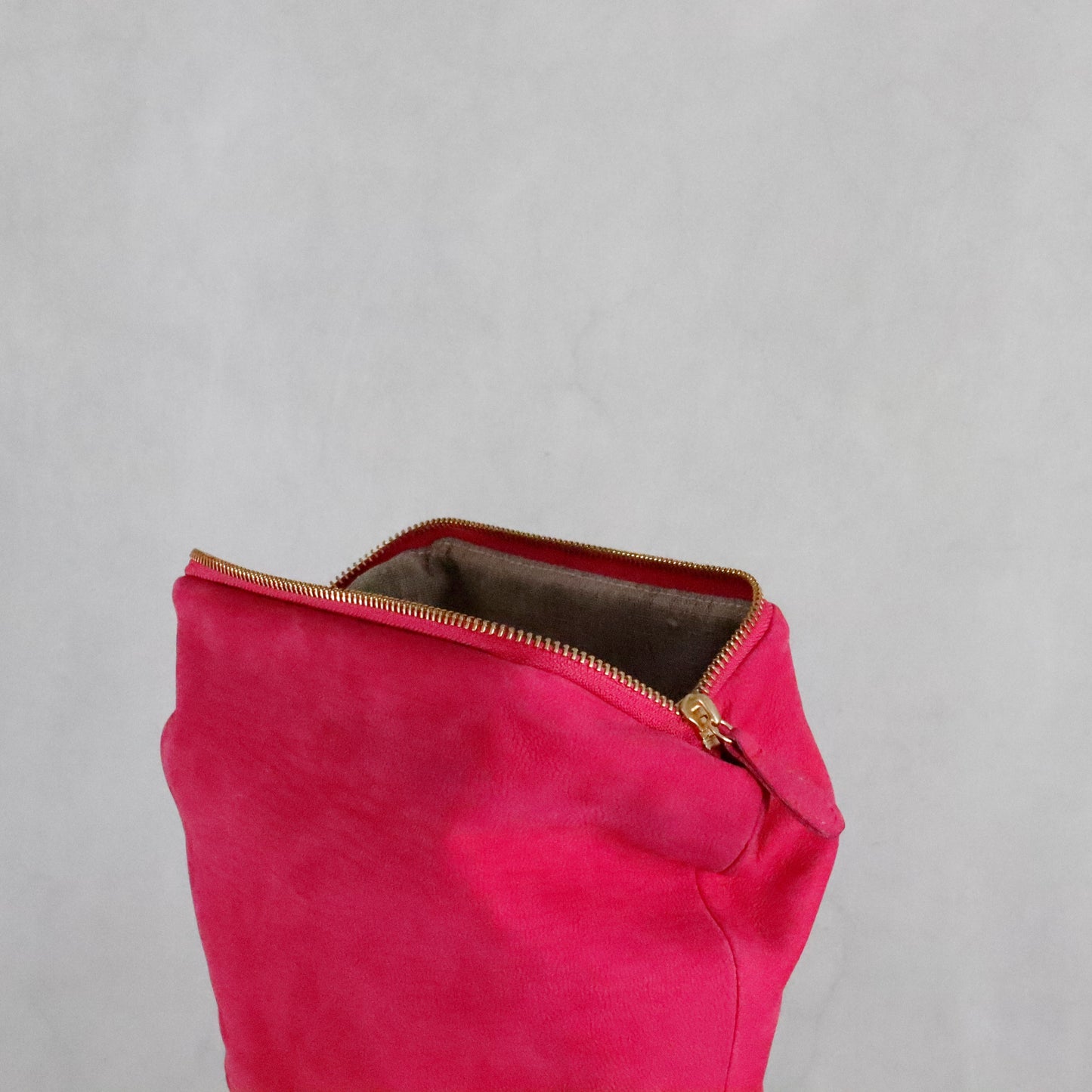 STYLE CRAFT | Pink Goat Nubuck Pouch "FP-01"