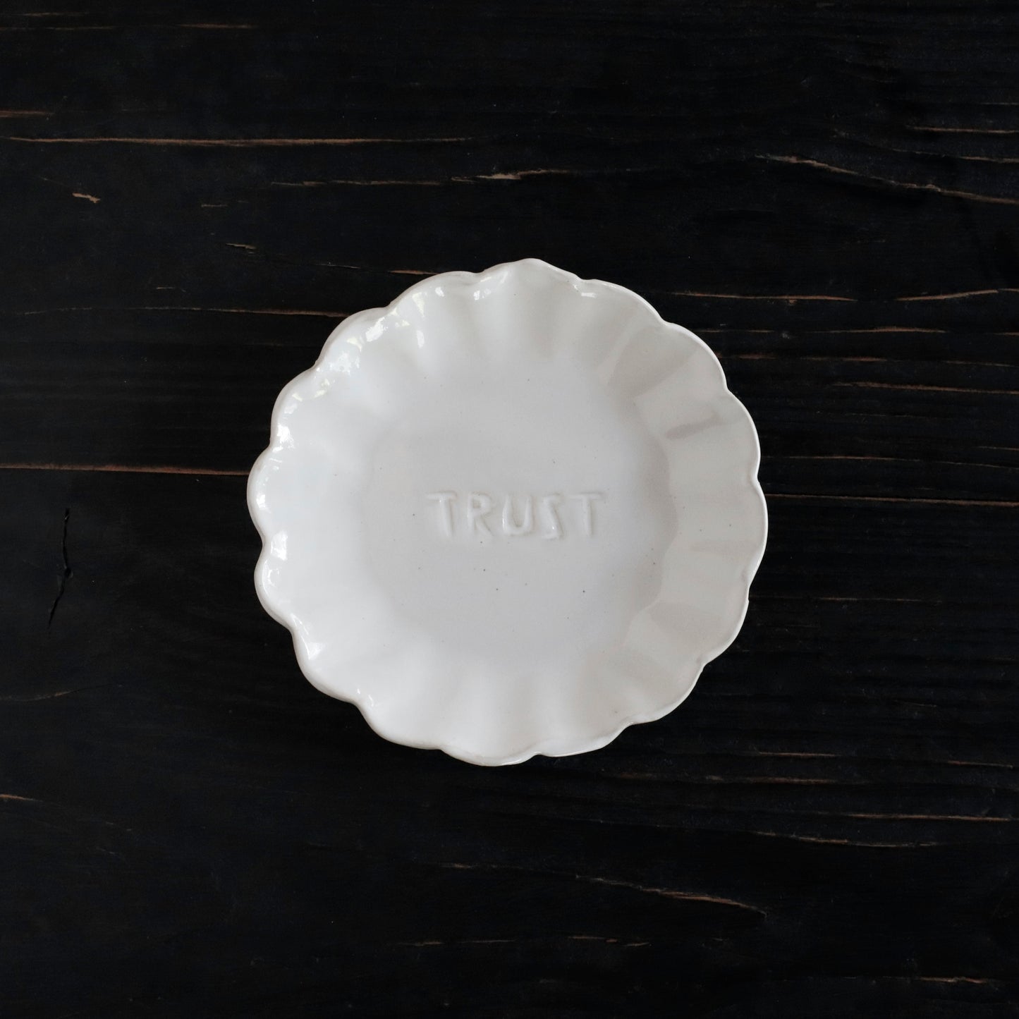REGULAR | TRUST - Plate