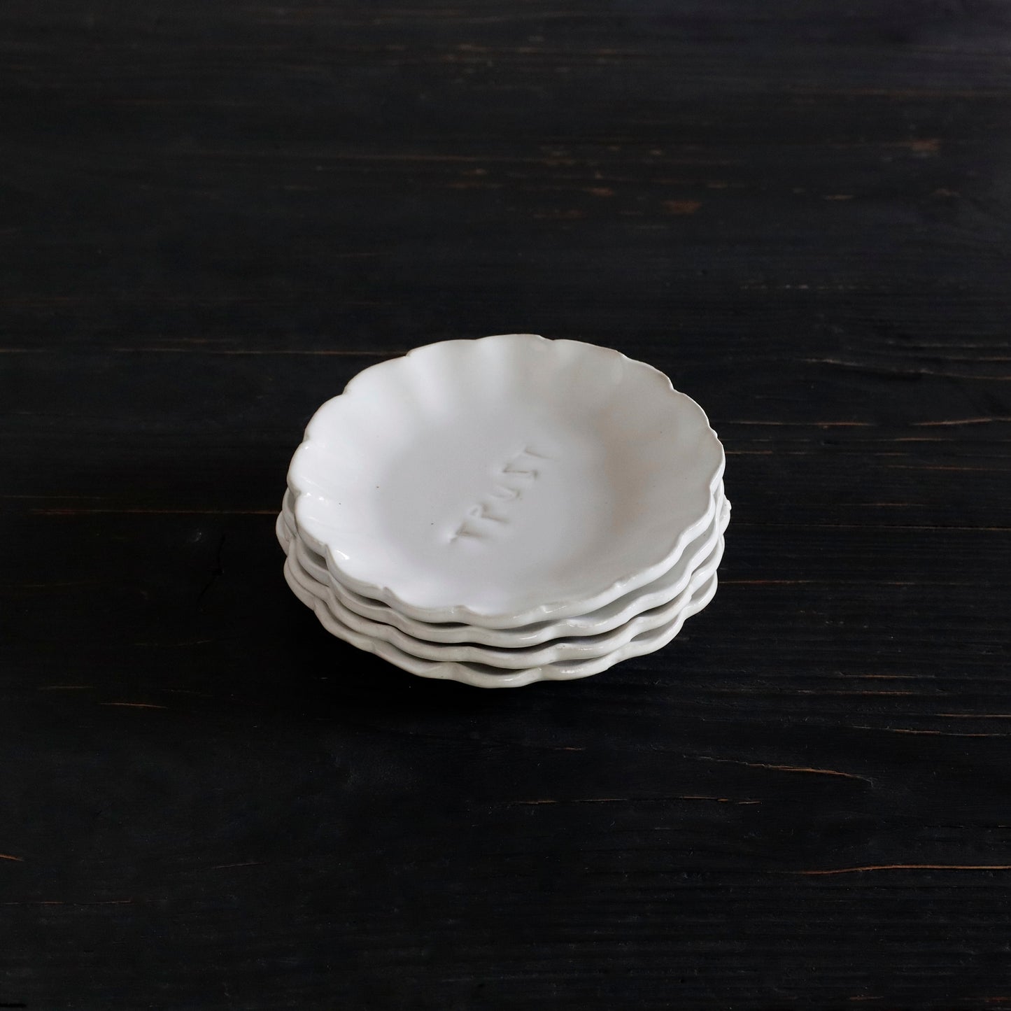 REGULAR | TRUST - Plate